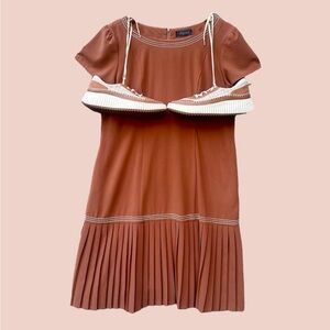 Vintage Pleated Dress
Topped off with Sneakers

Item SOLD
Can I style for you!!!